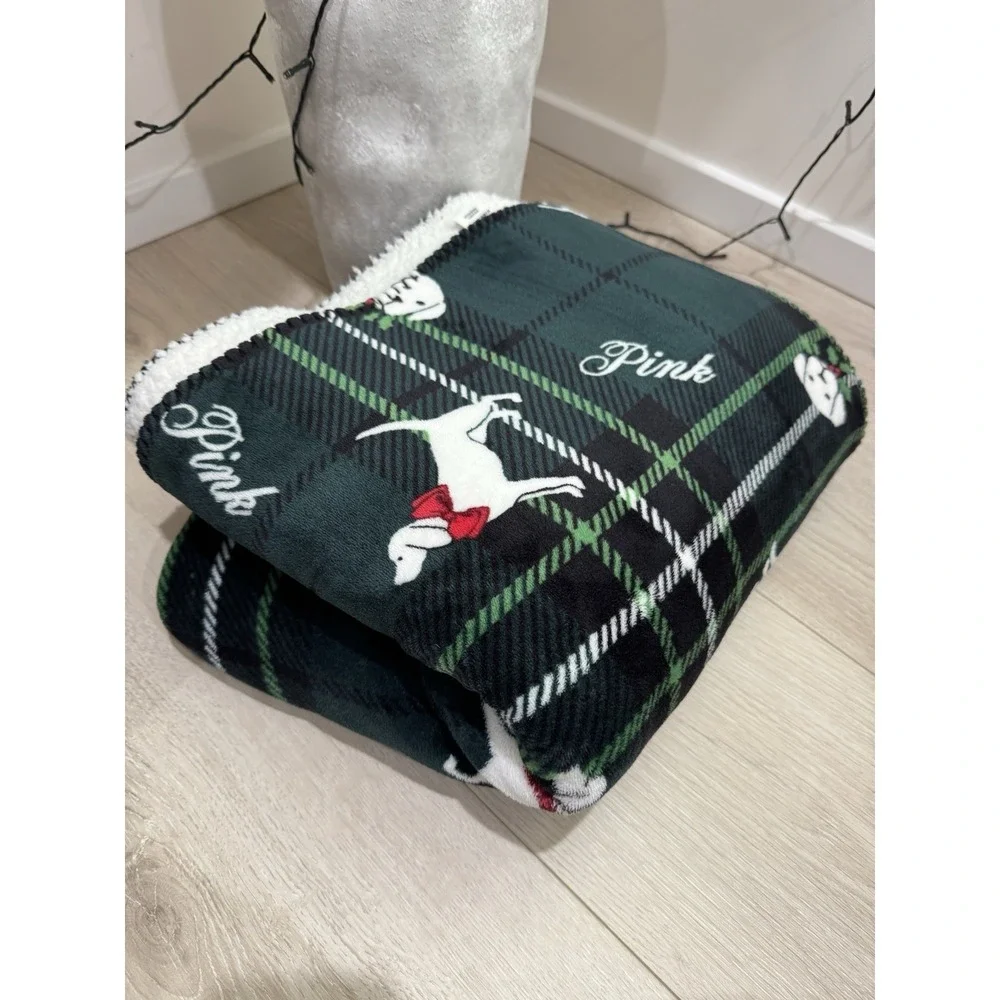 PINK Victoria's Secret Green Plaid Dog Puppy Sherpa Throw Blanket 50x60